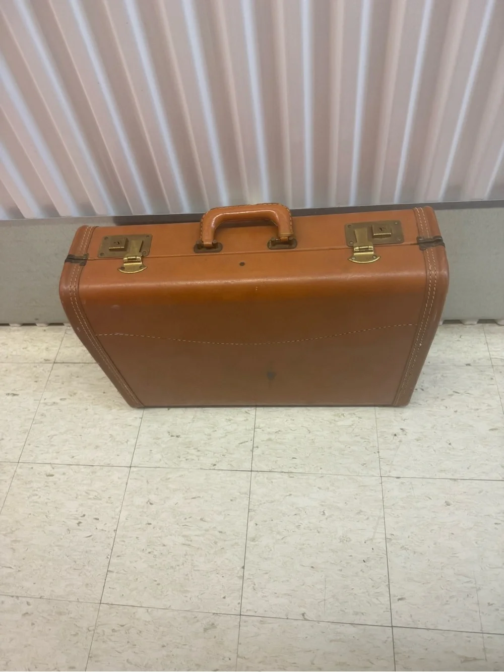 Classic Tan Leather Briefcase - Vintage Style
